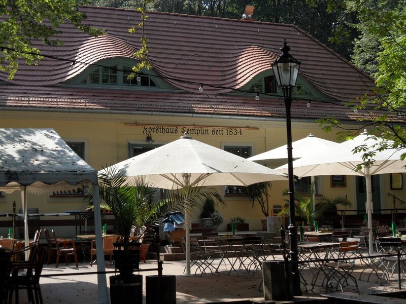 Datei:Forsthaus Templin 2011.jpg