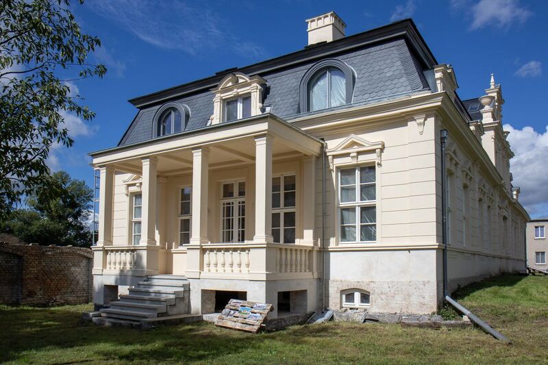 Datei:023 Gutshaus Satzkorn .jpg