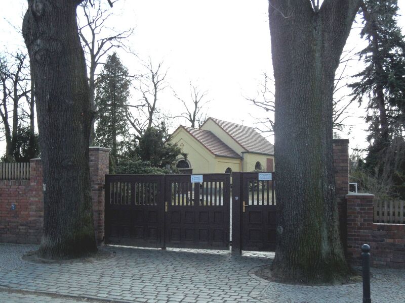 Datei:Nowaweser Friedhof, Wichgrafstr. 2011.jpg