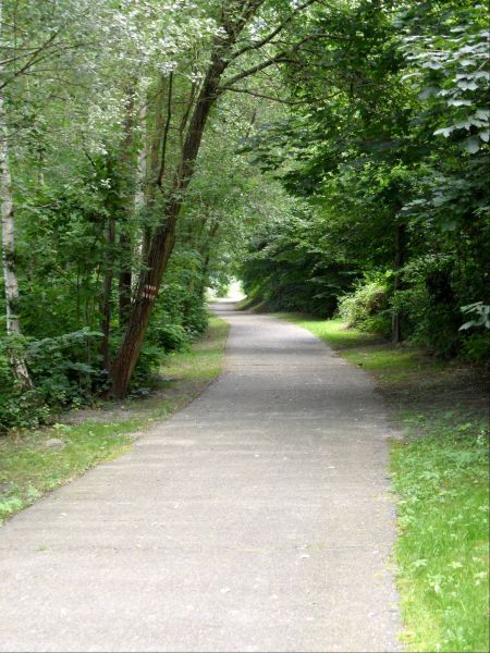 Datei:Uferweg in Neubabelsberg, 08.2012.jpg