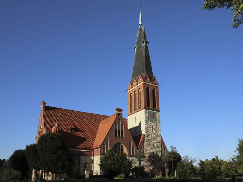 Datei:Die Kirche in Bornim.jpg