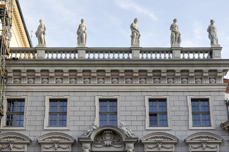 Datei:01.11.2015 Humboldtstraße 4-Palazzo Chiericati.jpg