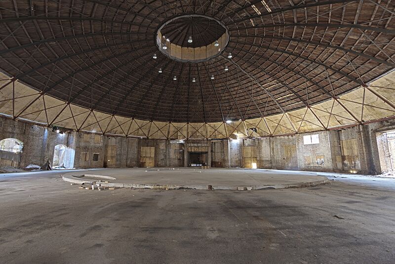 Datei:019 Lokschuppen .jpg