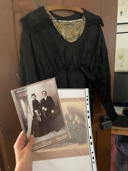 Datei:Brautkleid 1906.jpg