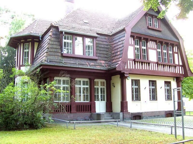 Datei:Karl-Marx-Str. 73; 2007.jpg