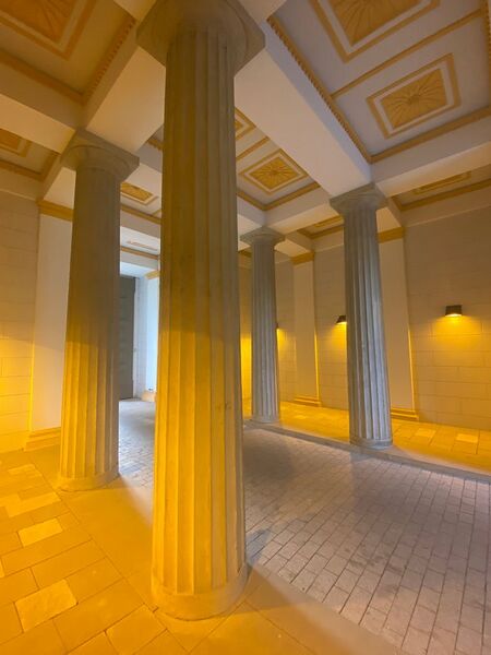 Datei:Justizzentrum Durchfahrt.jpg