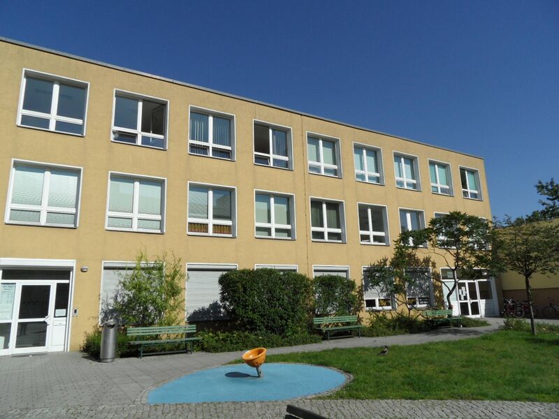 Datei:Ärztehaus am Stern, Juli 2012.jpg