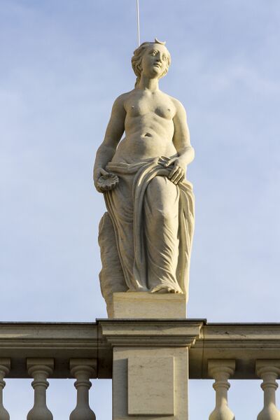 Datei:01.11.2015 Humboldtstraße 4-Palazzo Chiericati (3).jpg
