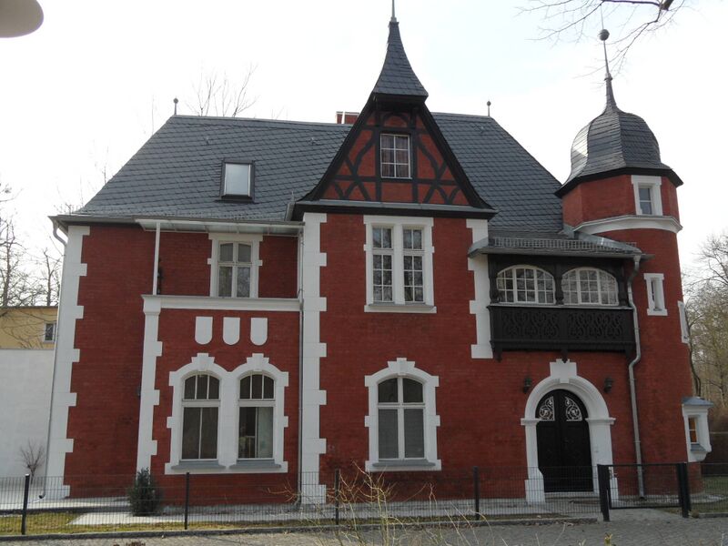 Datei:Geschw.-Scholl-Str. 52; 2011;.jpg