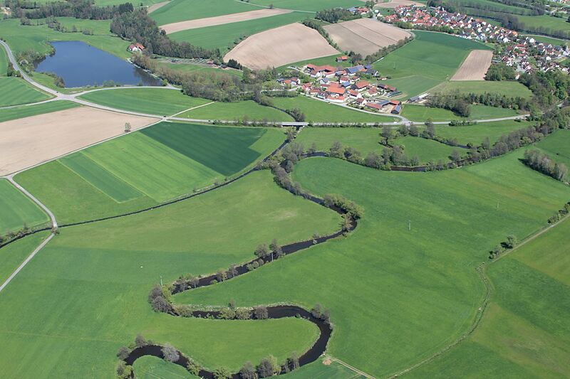 Datei:Schwarzach nach Neunburg 01.jpg