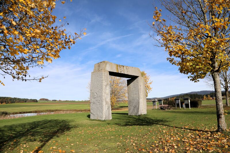 Datei:Kulz Stonehenge (Thanstein) 2025 01.jpg