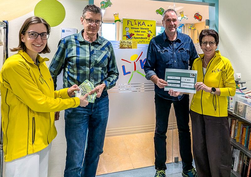 Datei:Kulturwerkstatt Hirschau spendet an FLIKA-28.11.2025.jpg