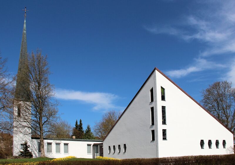 Datei:Oberviechtach Evangelisch-Lutherische Auferstehungskirche 2018 02.jpg