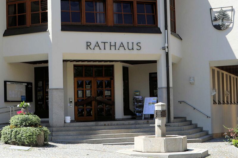 Datei:Oberviechtach Brunnen am Rathaus 14.jpg