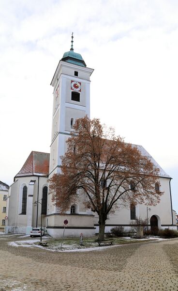 Datei:Pfreimd Stadtpfarrkirche 2020 01.jpg