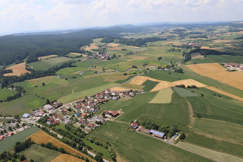 Datei:Schwarzach bei Schwarzhofen 01.jpg