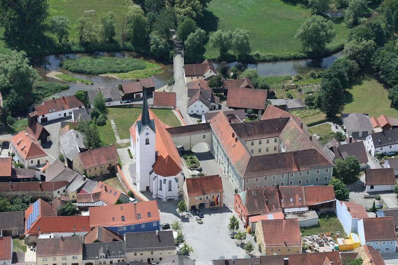 Datei:Schwarzach bei Schwarzhofen 02.jpg