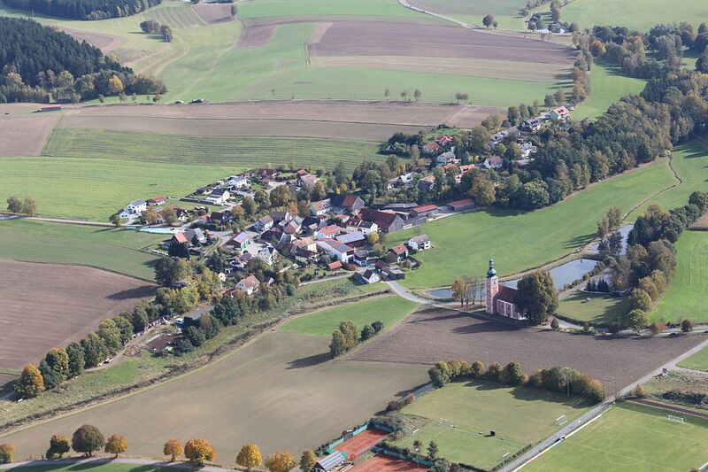 Datei:Grub (Moosbach) 2021 01.jpg