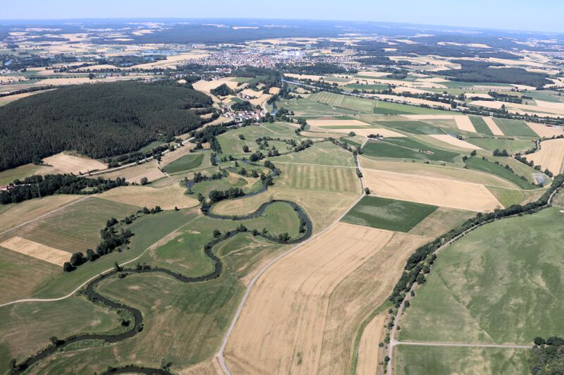 Datei:Schwarzach vor Schwarzenfeld 2022.JPG