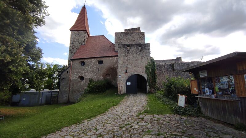 Datei:Burg Leuchtenberg.jpg