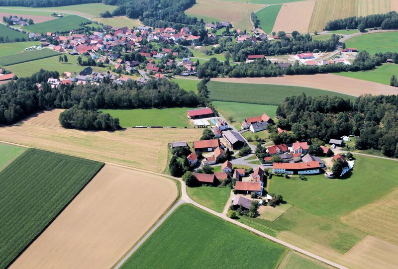 Datei:Burkhardsberg (Teunz) 2012 01.jpg