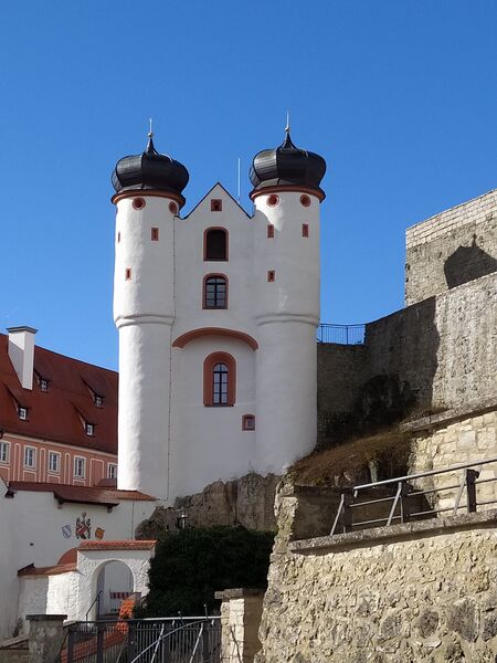 Datei:00 Burg Parsberg hoch.jpg
