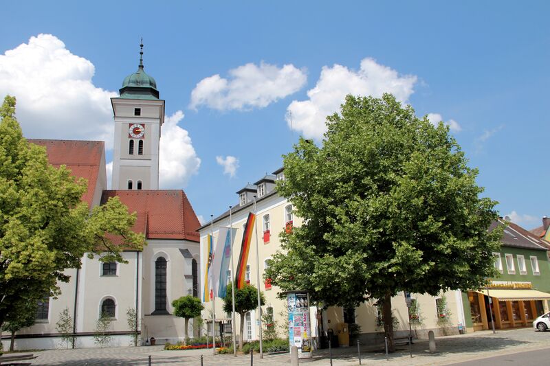 Datei:Pfreimd Stadtpfarrkirche 2018.jpg