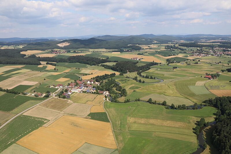 Datei:Schwarzach bei Girnitz 02.jpg