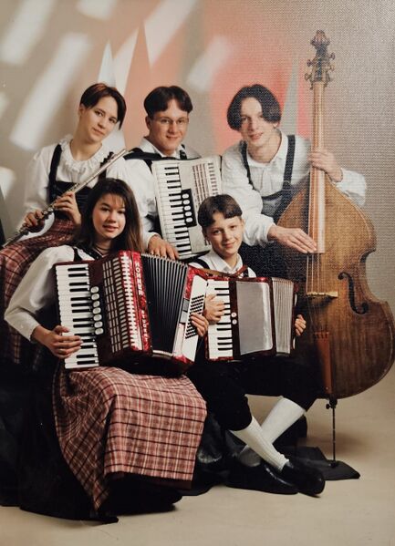 Datei:Hüttnmusi Fotograf.jpeg