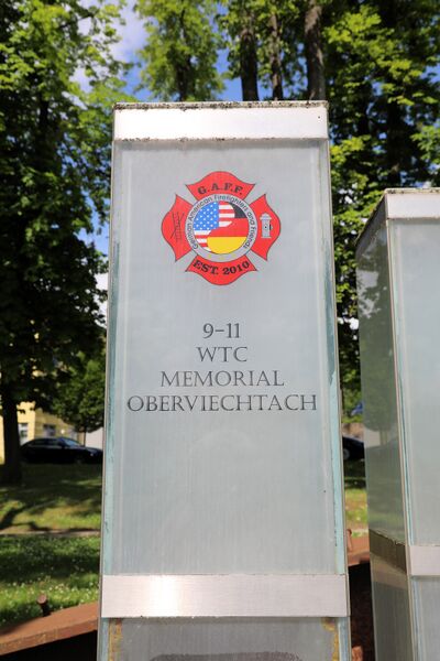 Datei:Oberviechtach 9-11-WTC-Mahnmal 04.jpg