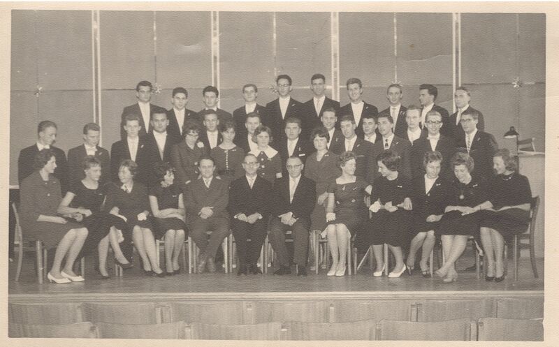 Datei:MRG Abiturklasse 1960.jpg