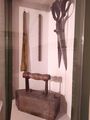 Bügeleisen und Schneiderwerkzeug im Burgmuseum Parsberg