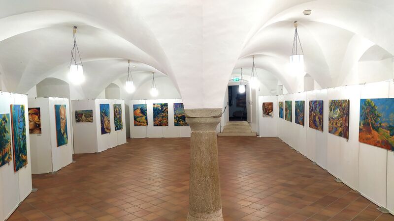 Datei:Säulensaal Burgmuseum 2025.jpg