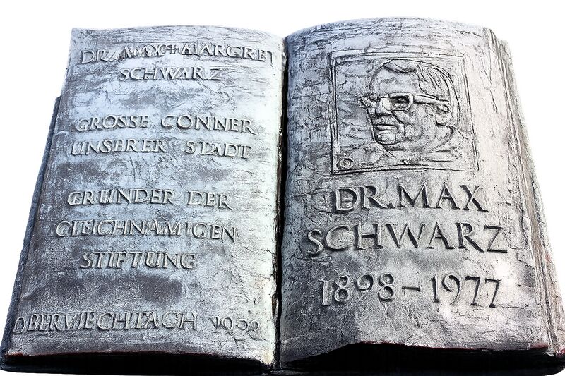 Datei:Oberviechtach Schwarz-Brunnen 002.jpg