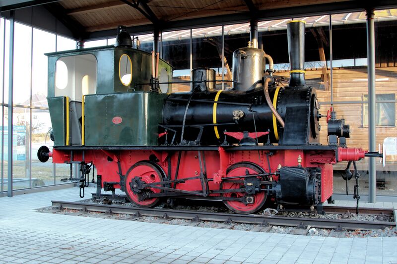 Datei:Oberviechtach Lokomotive Hanomag.jpg