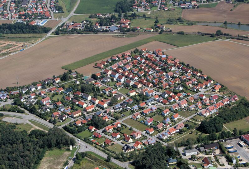 Datei:Deglhof (Maxhütte-Haidhof) 2012.jpg