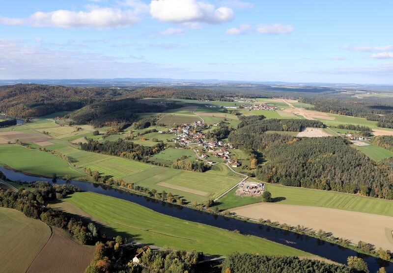 Datei:Neuhaus (Nittenau) 2025.jpg