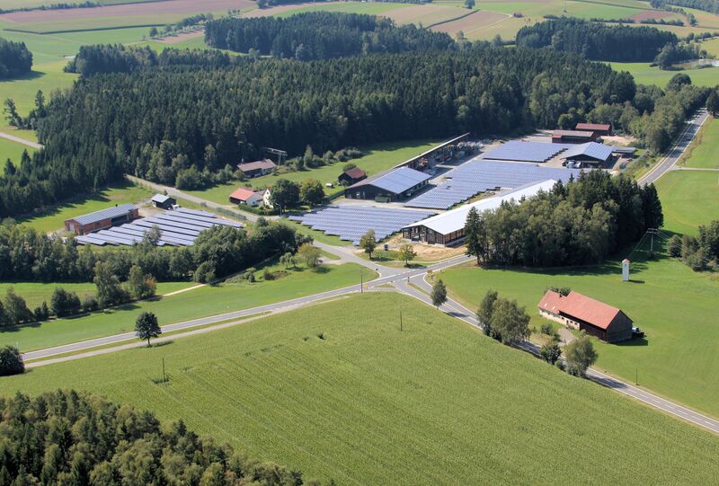 Datei:Bahnhof Lind (Oberviechtach) 2017 03.jpg