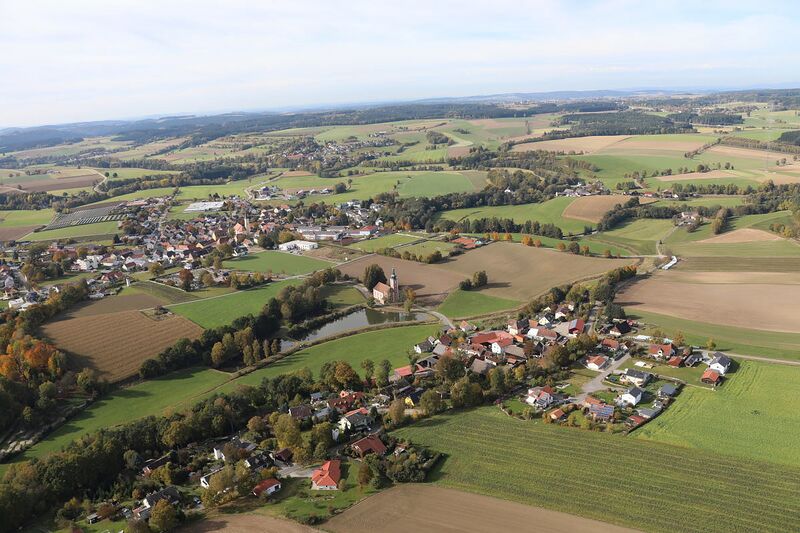 Datei:Grub (Moosbach) 2021 03.jpg