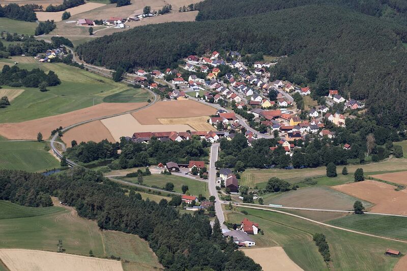 Datei:Schwarzach (bei Nabburg) 2022 01.jpg