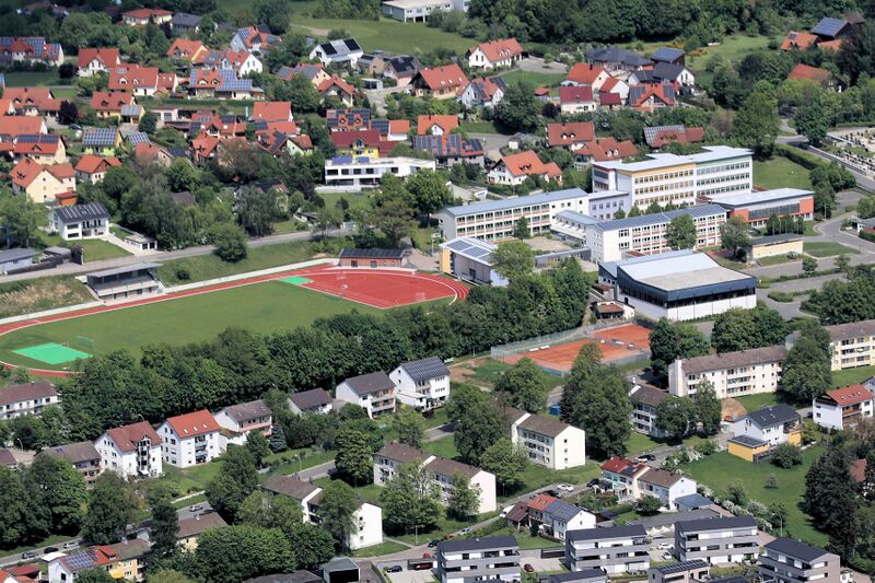 Datei:Oberviechtach Doktor-Eisenbarth-Mittelschule 2024.jpg