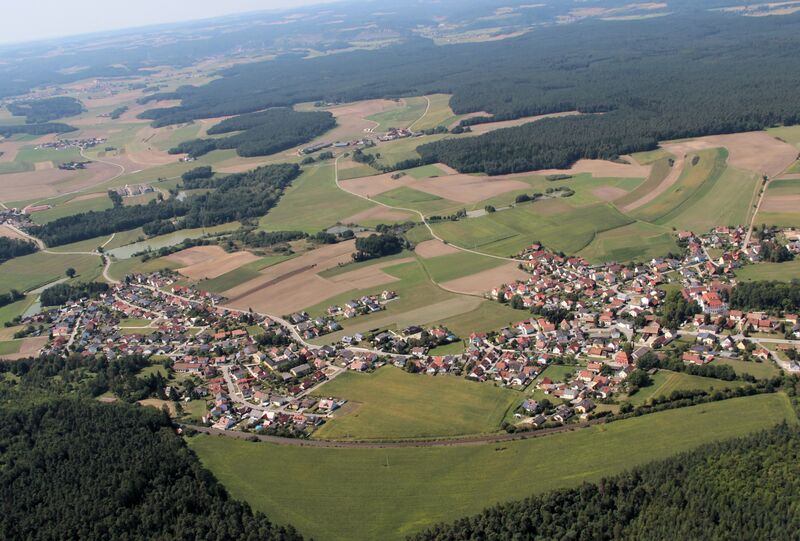 Datei:Ziegelhütte Pirkensee (Maxhütte Haidhof) 2012.jpg