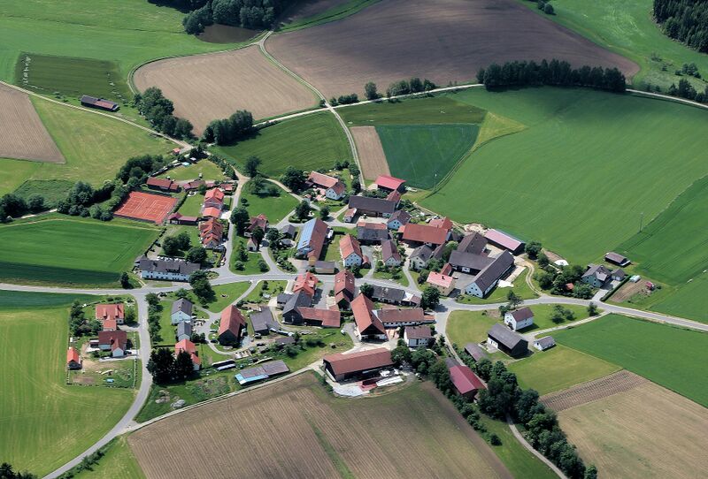 Datei:Lind (Oberviechtach) 2014 01.jpg