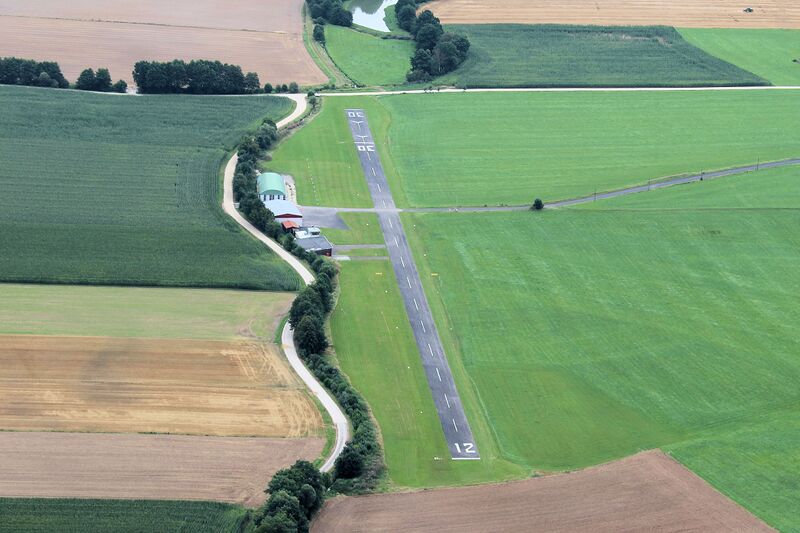 Datei:Landeplatz Schmidgaden.JPG