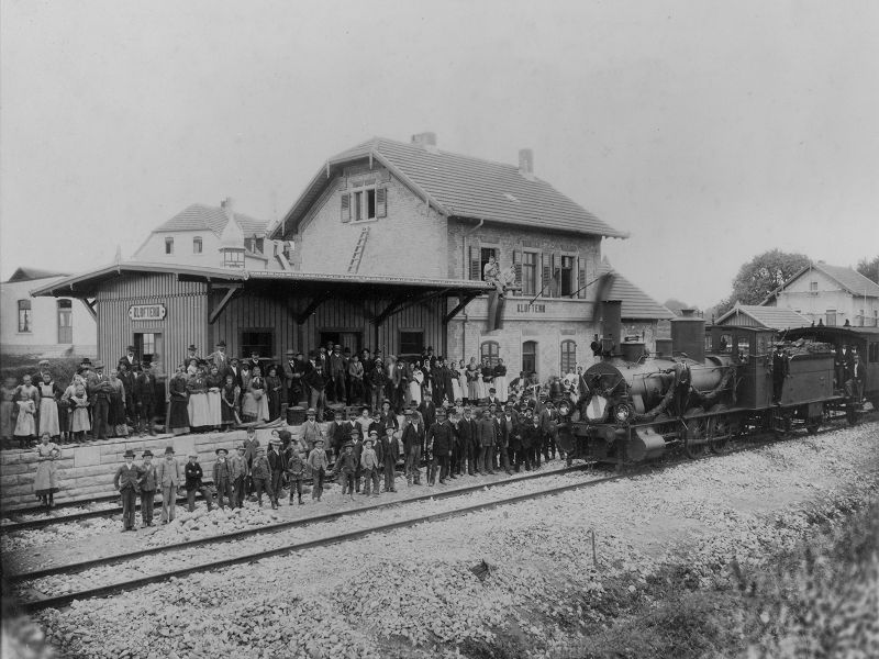 K-Foto 19 H Erster Zug 1901.JPG