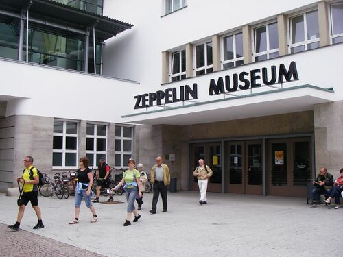 Haupteingang in die ehemalige Schalterhalle