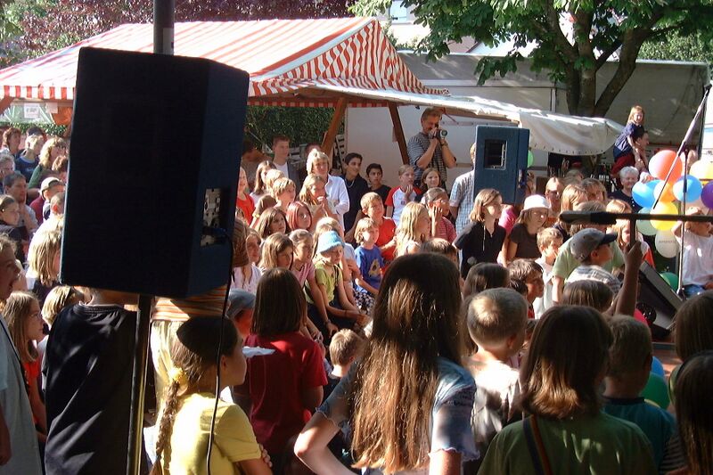 Datei:2000-Kinder-Karaoke-Show Ailingen - 11.jpg