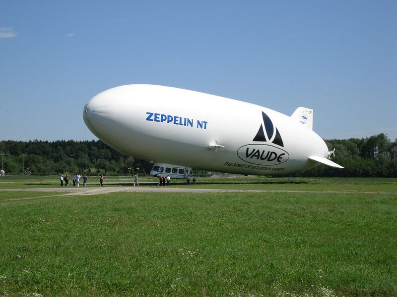 2006-Do27-Treffen-076-2006-Zeppelin-NT.jpg