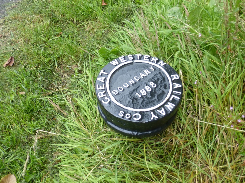 File:Boundary marker Jackfield Siding 2 20200723.jpg