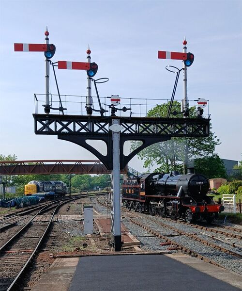 File:Kidderminster Bracket Signal 20260509.jpg
